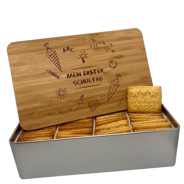 Einschulung-Keksdose "Erster Schultag" mit 750g Logokeksen / Holzdeckel / Frühstücksbrettchen